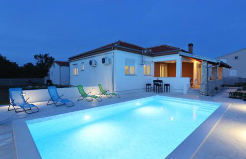 Holidayhouse Alirio with heated pool. - Foto 2