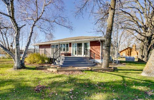 South Long Lake Home with Swim Area Pets Welcome! - Photo 3