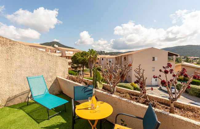 3 bedroom House in Carqueiranne with garden and terrace - Photo 26