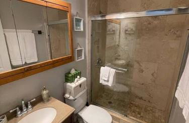 Comfy Queen Bed Studio, Downtown West Palm - Foto 23