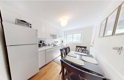 Sun-filled 2BR, In-Unit Laundry, Near T & Medical - Foto 9