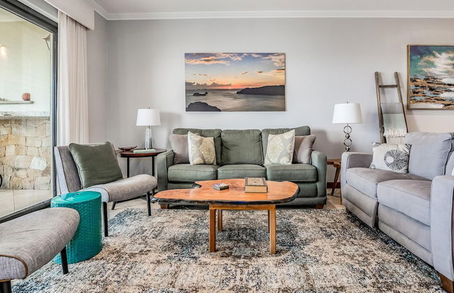 Elegant Oceanview Condo with Spacious Open-Concept Floor Plan and Inviting Beach Design - Foto 18