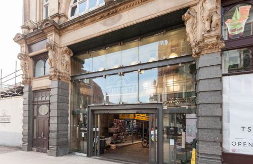 Shoppers Oasis - Heart of Leeds City Centre - Pass the Keys - Foto 43