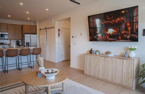 Brand New, Cozy & Modern Condo - Dogs Welcome - Foto 22