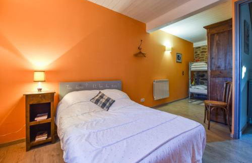 Holiday Home in Saint-Beauzire with Garden and Private Terrace - Foto 5