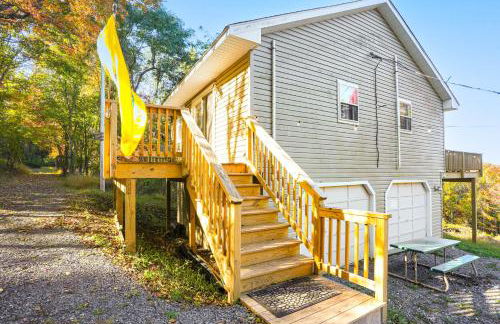 7 Mi to Main Street Cabin with Deck in Stanley! - Photo 27