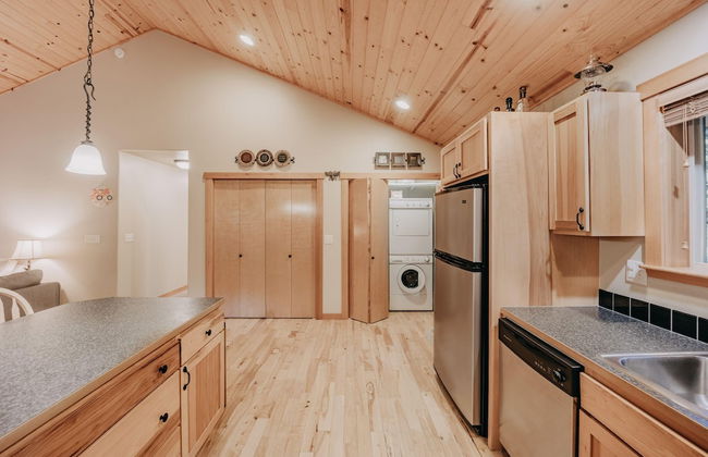 65GS - Hot Tub - Wi-Fi - Pets Ok - BBQ - Sleeps 10 - Foto 8