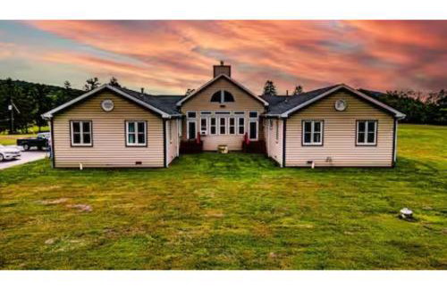 Sprawling 9 BR Mountaintop Oasis with BlueRidge Views - Foto 10