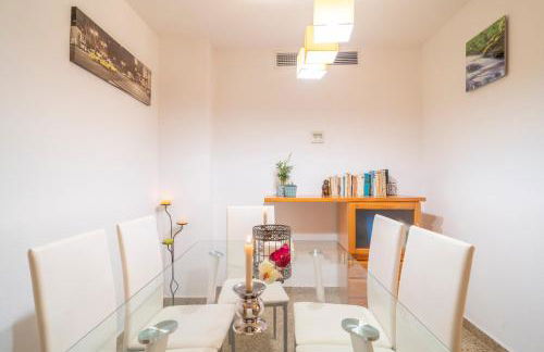 Amplio piso con 4 habitaciones para disfrutar de Málaga con parking gratuito - Photo 39