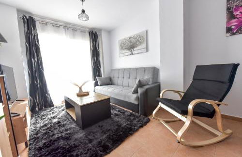 New Premium Apartment - Free Parking & Pools - Photo 8