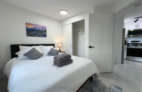 Modern 2Br-2Ba Belltown Condo with Free Garage Parking - Foto 14