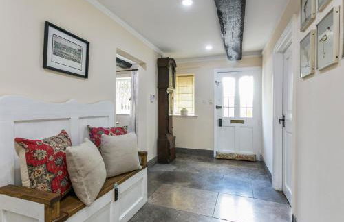 Secluded Mansion Retreat - Expansive Private Oasis - Pass the Keys - Foto 10