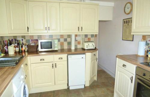 Lovely Cornish cottage in small village setting - Photo 14