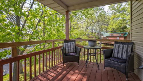 Upscale Lakefront Home w Dock & Kayaks - Foto 3