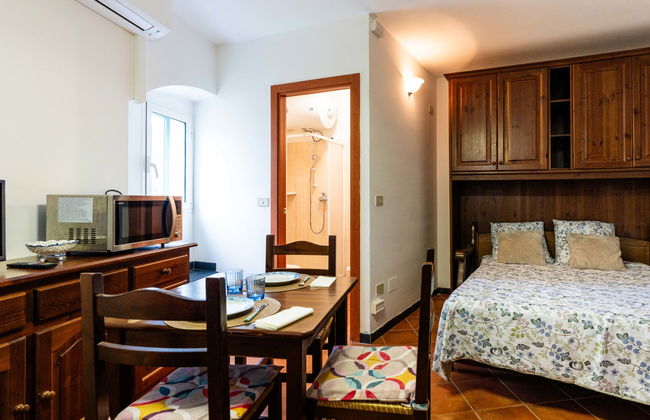 Apartment in Diano Castello with swimming pool and terrace - Photo 3