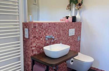 helle Ferienwohnung in Architektenhaus mit Garten und Pool - Foto 8