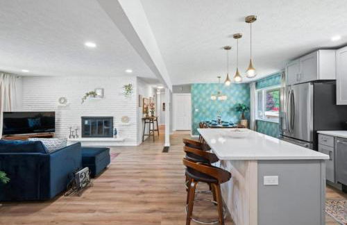 Spacious and Luxury Designed Ranch with Game Room - Foto 17