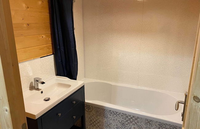 Inviting 2-bedroom Cabin in Ashton Under Hill - Foto 7