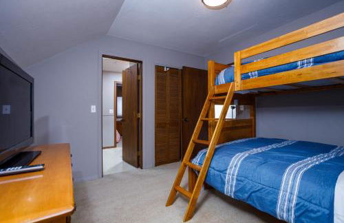 Owls Nest by Simple Life Rentals - Photo 22