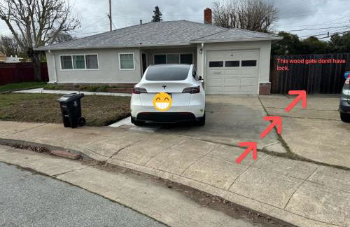 Chic Home with Expansive Backyard- duplex back unit - Foto 15