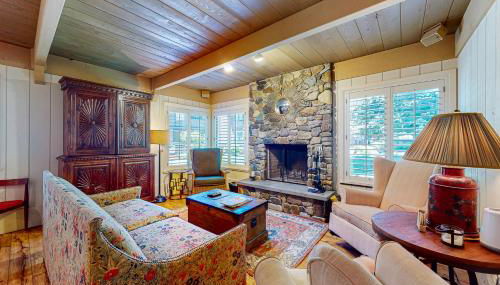 Villager Retreat - Photo 2