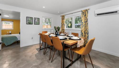 Smart Bungalow: 10-min to UF, Central Location - Foto 3