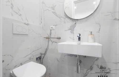GFC Eternal Rome Apartment - 5min to Tiburtina Station MetroB, 2 Bathrooms, Terrace, A-C - Photo 30