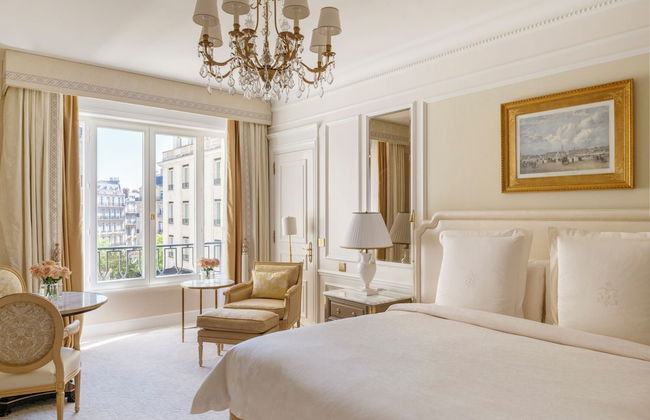 Four Seasons Hotel George V - Photo 27