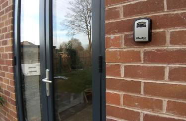 The Annexe Cheadle Hulme - Photo 7