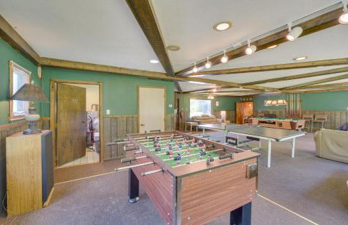 Spacious Winter Retreat with River Access and Kayaks! - Foto 12