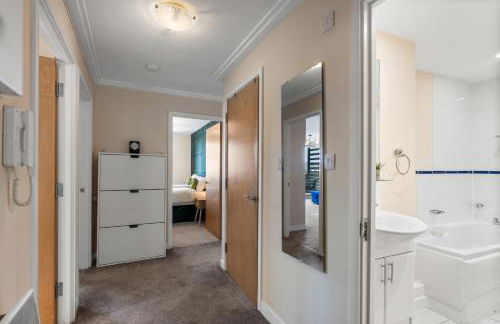 Luxury Apartment - Balcony - Prime Location - Sleeps 5 - Foto 27