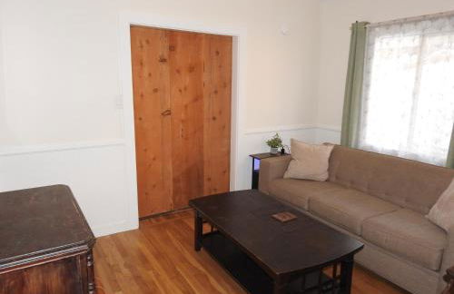 Miners Choice 3 Bedroom on Main St Bonus Rooms Sleeps up to 9 TV WIFI Piano - Foto 21