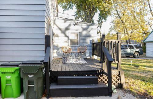 Euclid Near Lake Erie Cleveland king bed - Foto 49