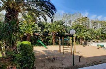 Apartment with pool near the beach and Barcelona by train - Photo 32