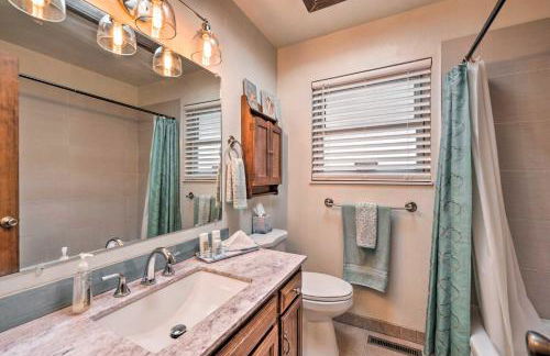 Arvada Home with Deck and Game Room Near Olde Town! - Foto 17