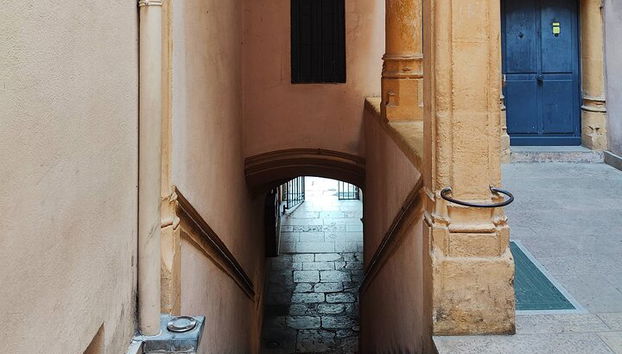 Private Self-Guided Tour of the Curse Quest of Old Lyon - Photo 3