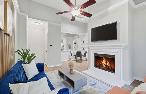 Stylish 1BR Suite with All the Comforts of Home - Photo 3