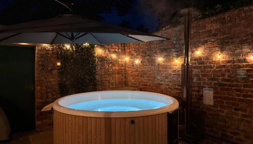 Courtyard House- Luxury Holiday House with floodlit Tennis court - Foto 5