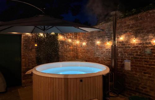 Courtyard House- Luxury Holiday House with floodlit Tennis court - Foto 5
