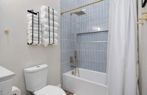 Modern Lake House 3 Blocks from the Lake! - Foto 28