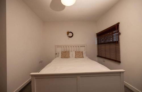 Muirhouse 2BR Apartment with Free Parking - Foto 18