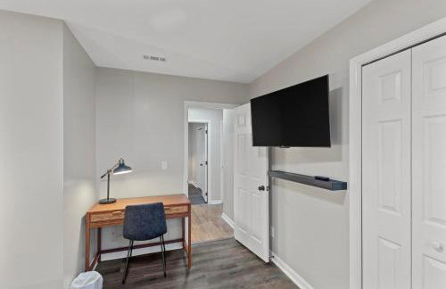 Renovated, Dog Friendly, Fenced Yard, Game RM - Foto 13