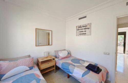 Casa Mila Roda Sleeps 4 with Pool - Foto 14