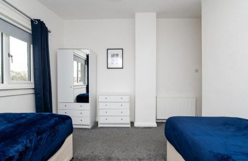 3 Bed House with Driveway- by Holiday Homes - Foto 24