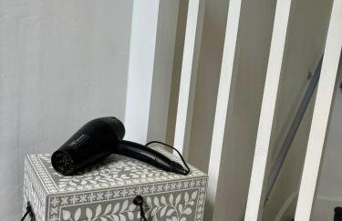 #56 4-Bedroom House Near Shops with Free Parking - Foto 18