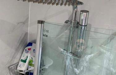 Entire 6 Bed 5 Star Luxury House FREE WiFi nice views - Foto 16