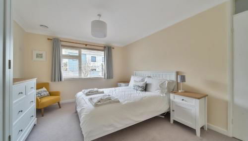 Sleeps 9- KingBeds- FamilyFriendly- ContactlessCI - Foto 3, furniture, towels