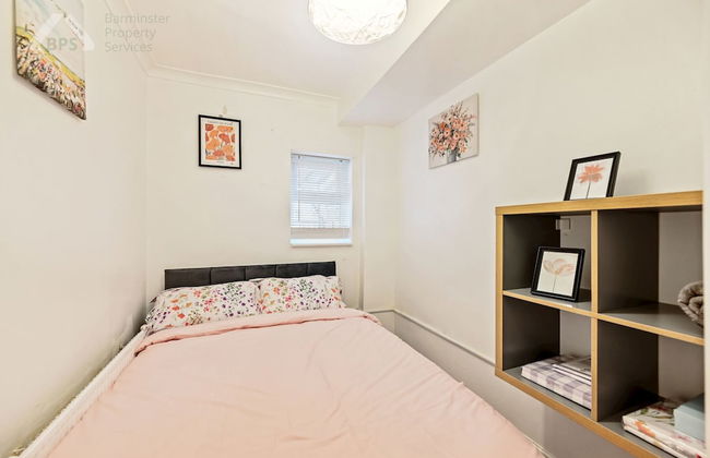 2-bed - Sleeps 4 - With Garden - Photo 2