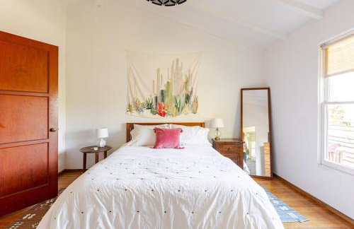 Serene & beautiful bohemian hilltop retreat - Foto 10