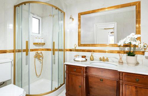 Renko Royal Villa - Private Infinity Pool & Garden - Athens Riviera - Foto 27